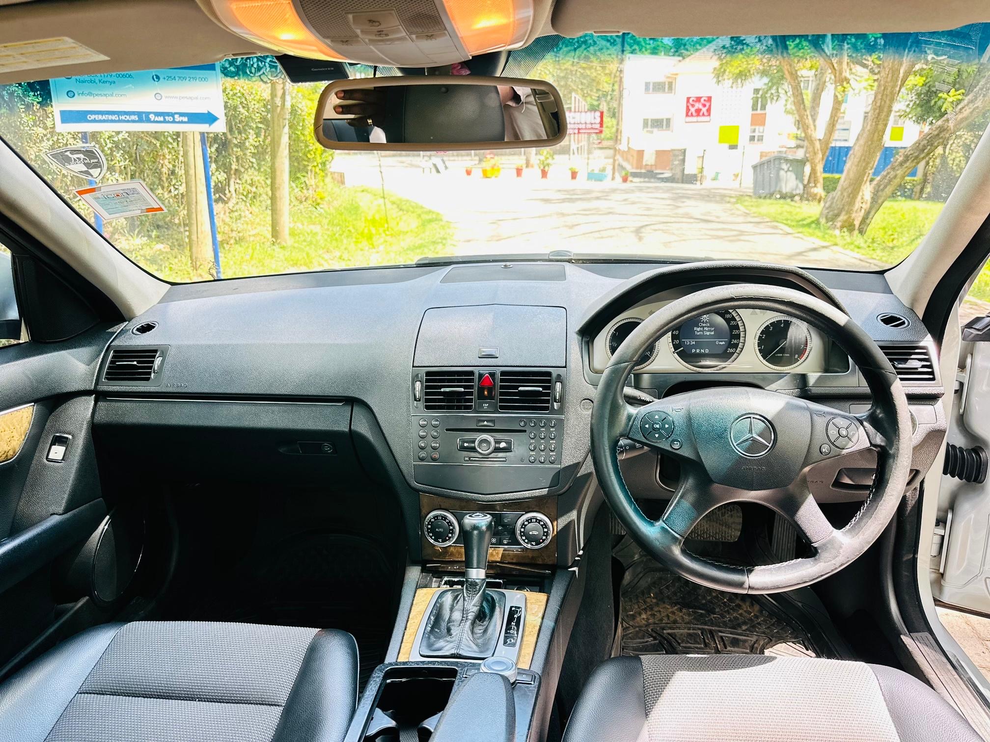 2009 Mercedes-Benz C200 - Thumbnail 4