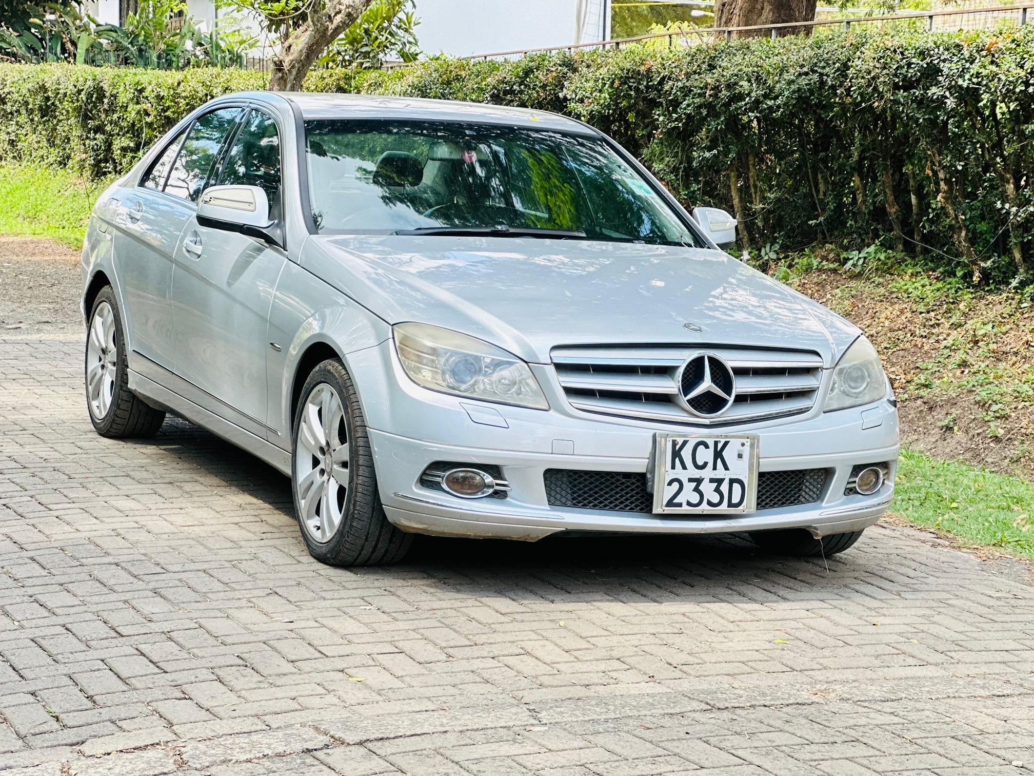 2009 Mercedes-Benz C200 - Thumbnail 2