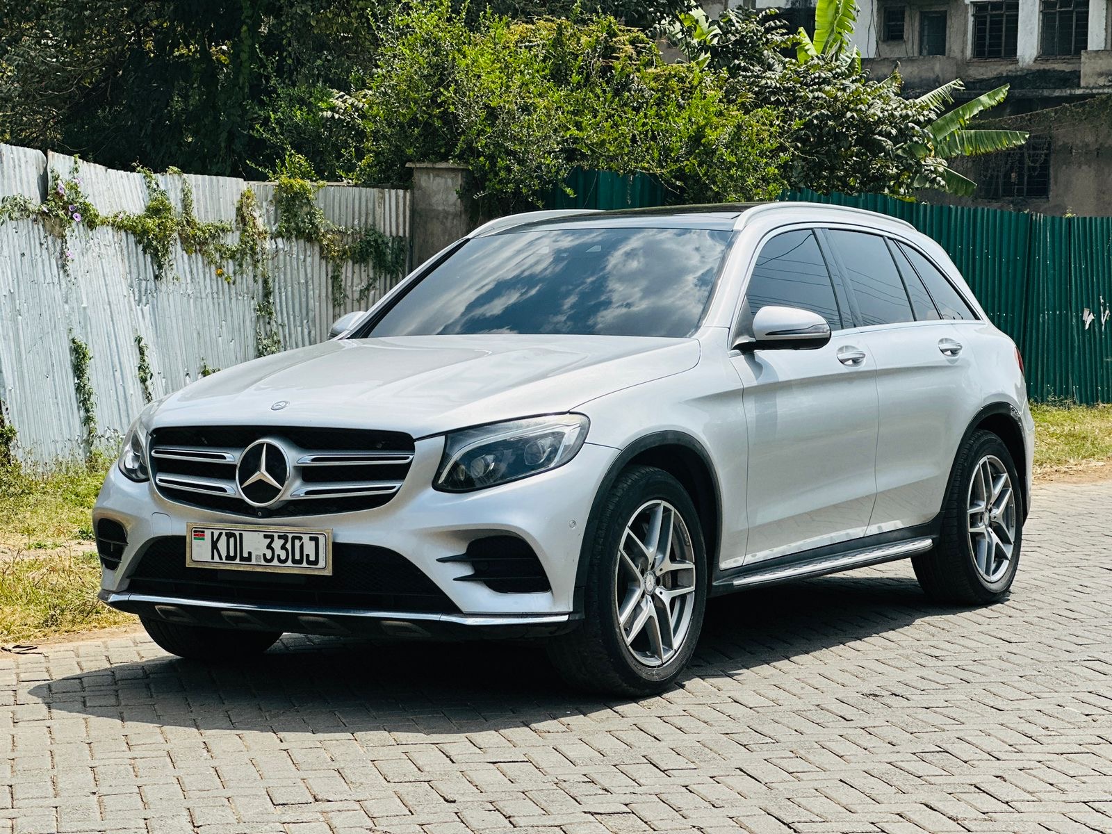 2016 Mercedes-Benz GLC 250 - Thumbnail 4