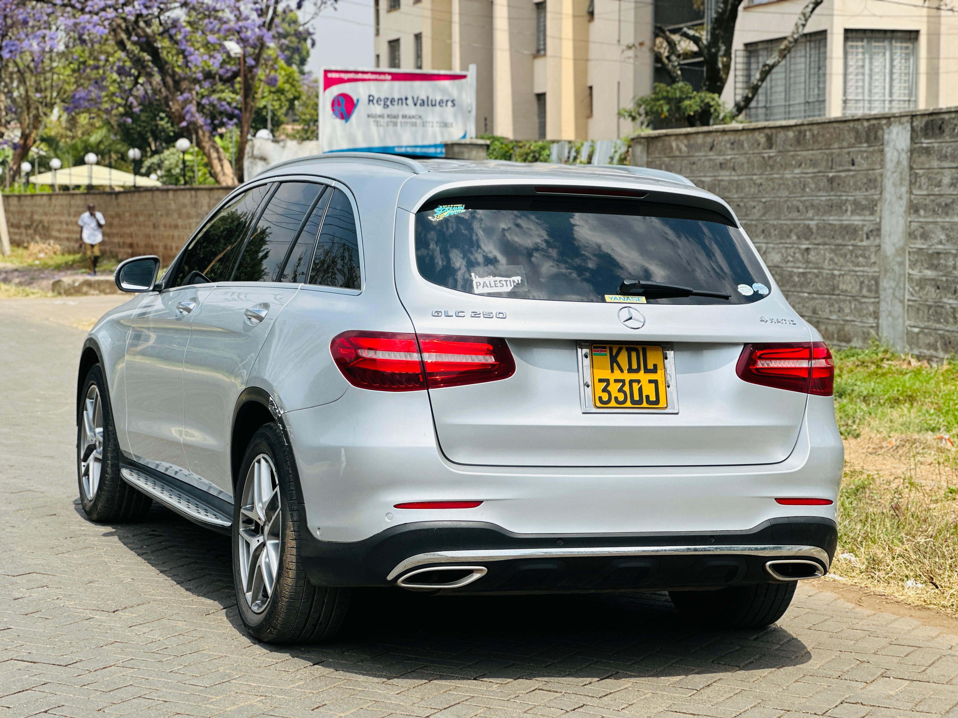 2016 Mercedes-Benz GLC 250 - Thumbnail 5