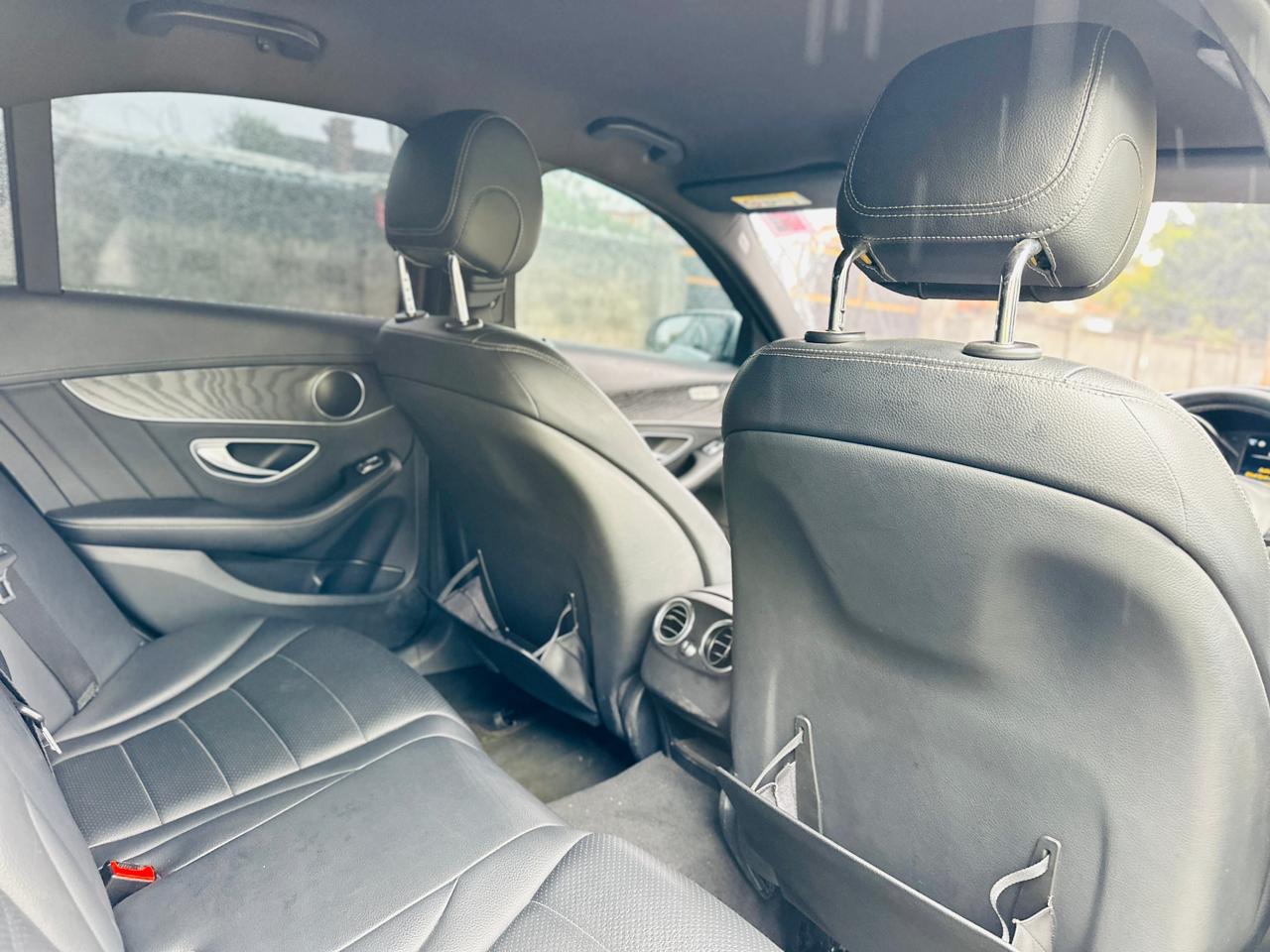 2015 Mercedes-Benz C200 - Thumbnail 2