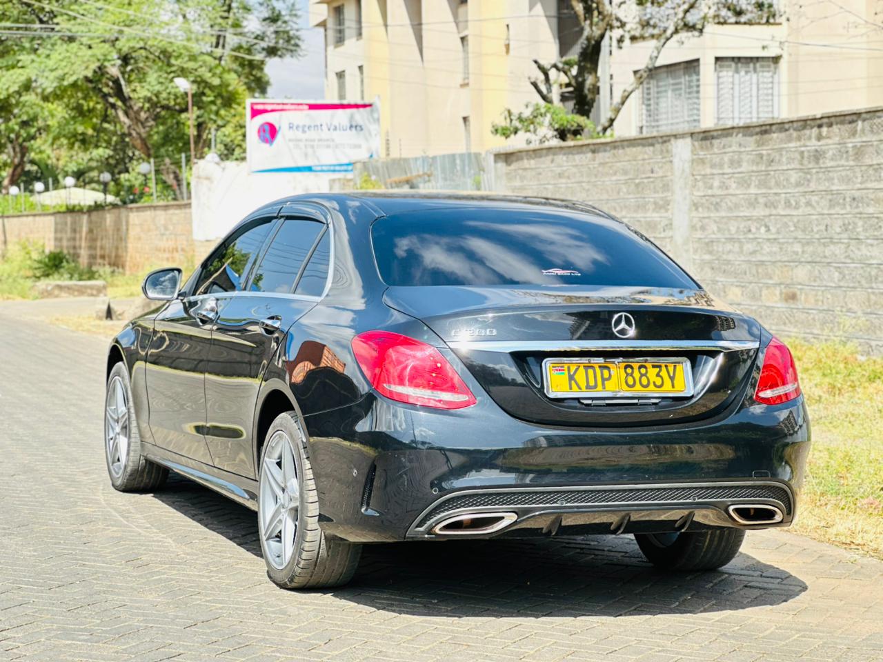 2016 Mercedes-Benz C200 - Thumbnail 5