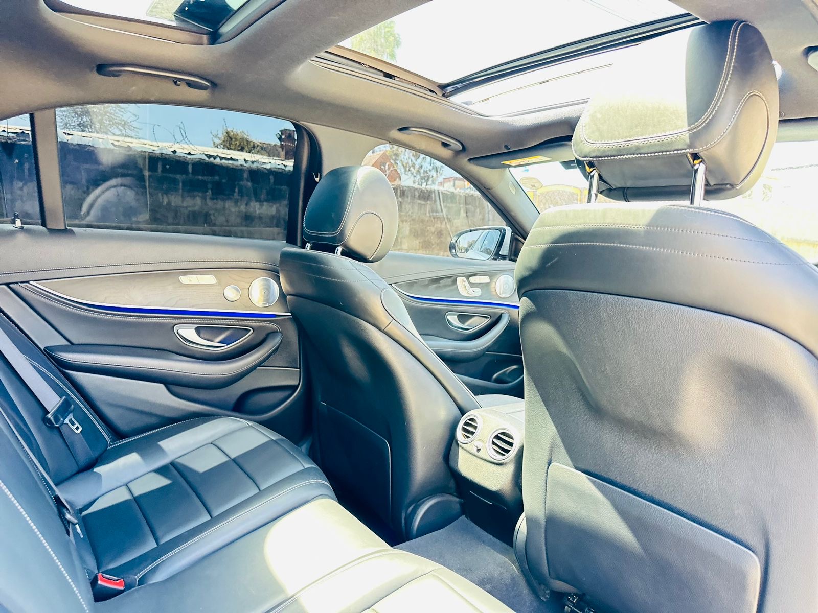 2017 Mercedes-Benz E250 - Thumbnail 5