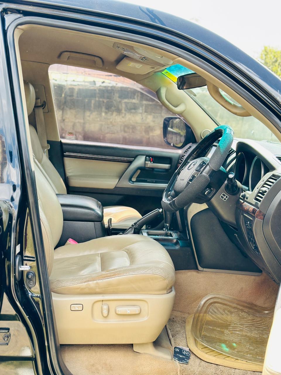 2009 Toyota Prado V8 - Thumbnail 3