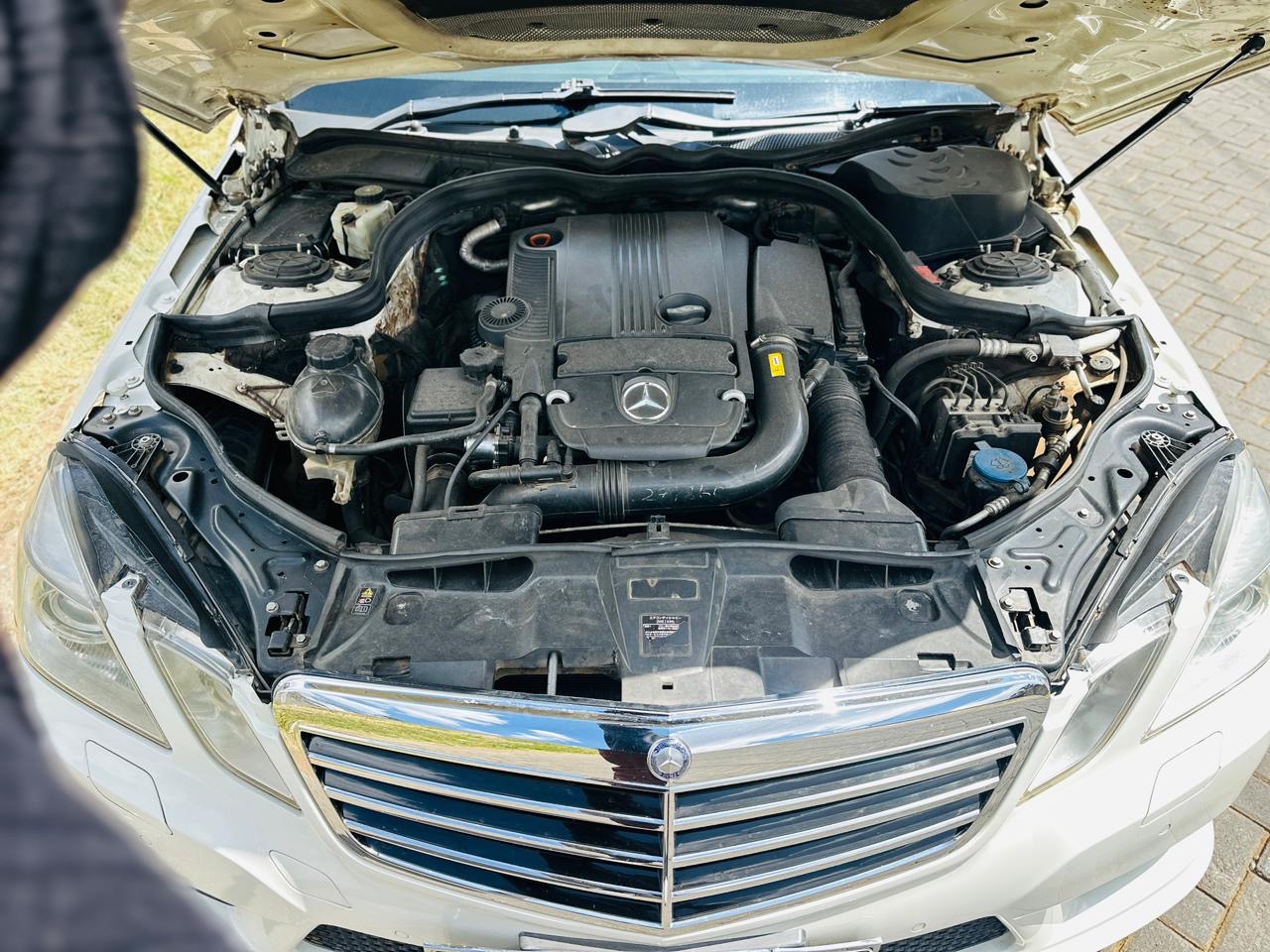 2011 Mercedes-Benz E250 - Thumbnail 3