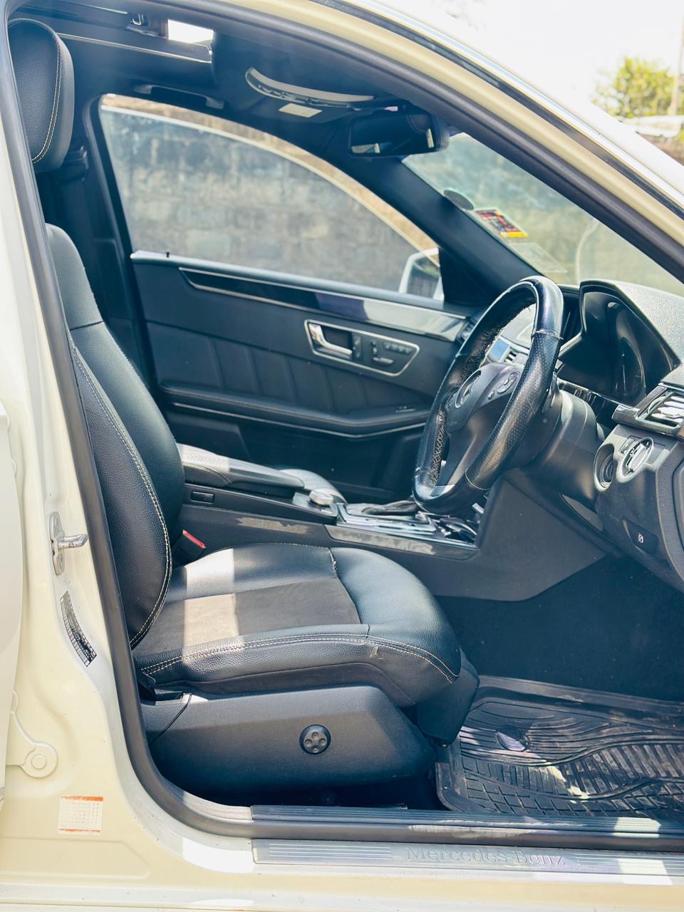 2011 Mercedes-Benz E250 - Thumbnail 4