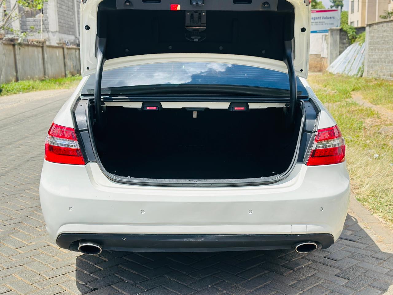 2011 Mercedes-Benz E250 - Thumbnail 5