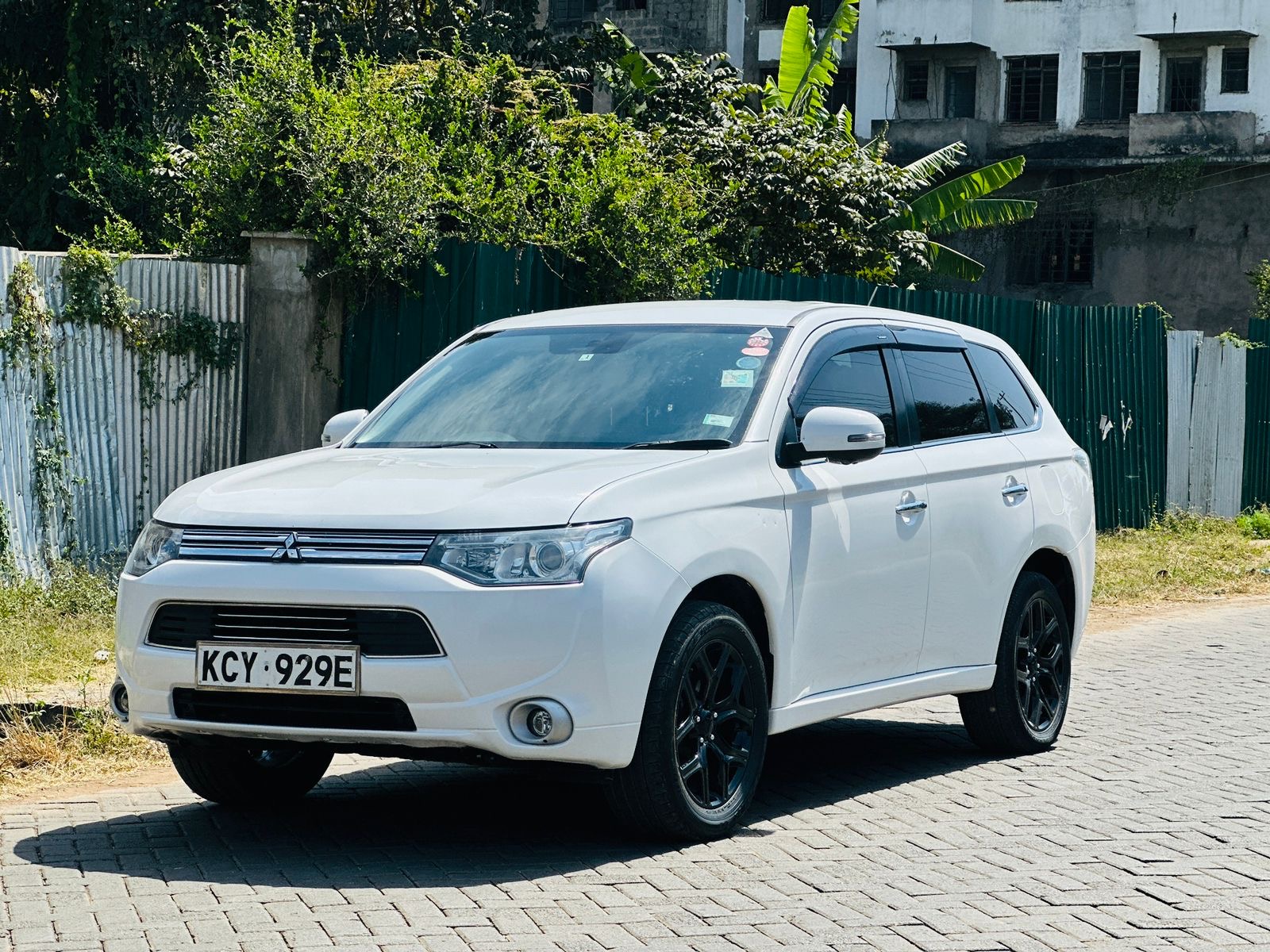 2013 Mitsubishi Outlander PHEV