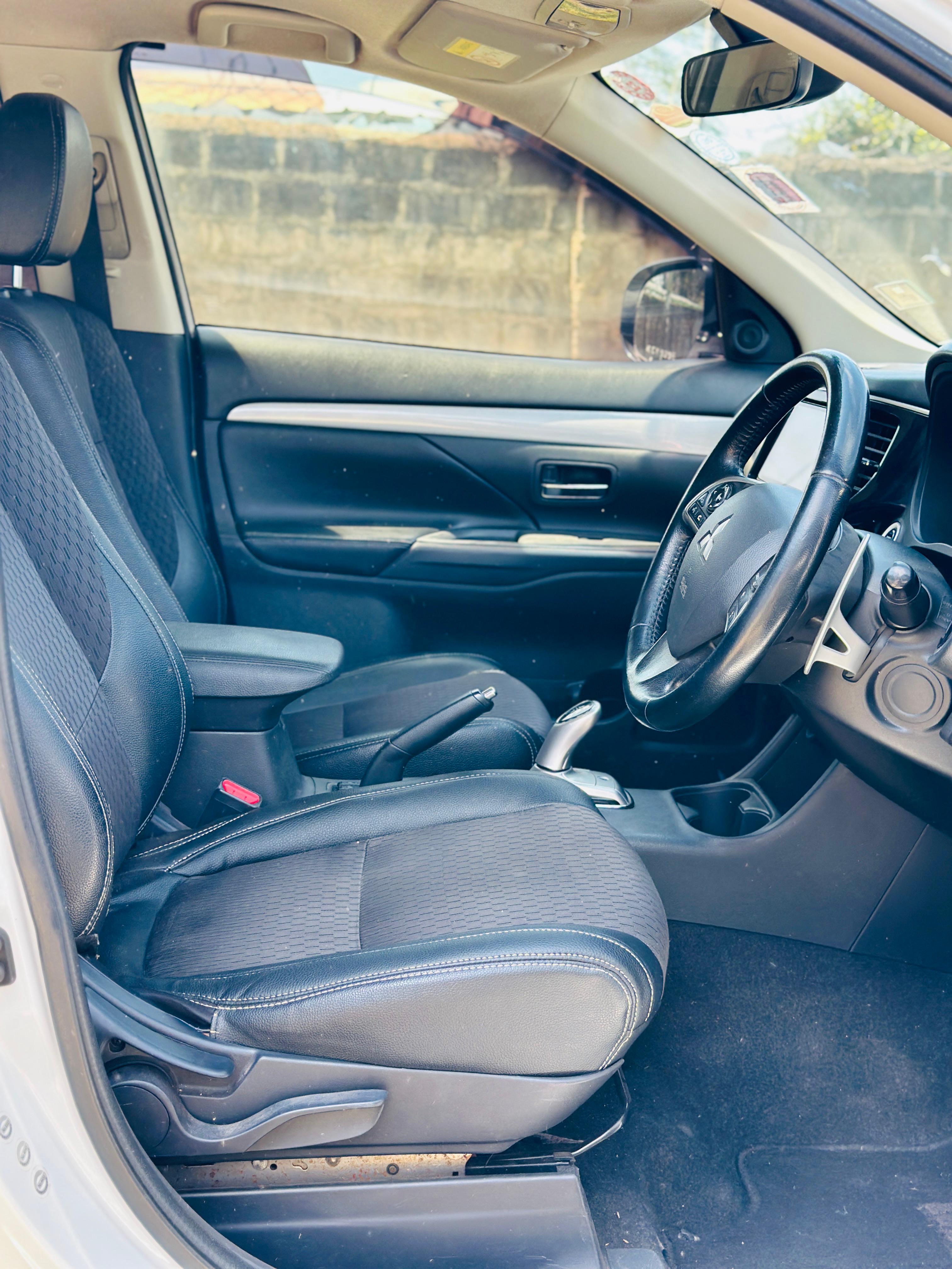 2013 Mitsubishi Outlander PHEV - Thumbnail 8