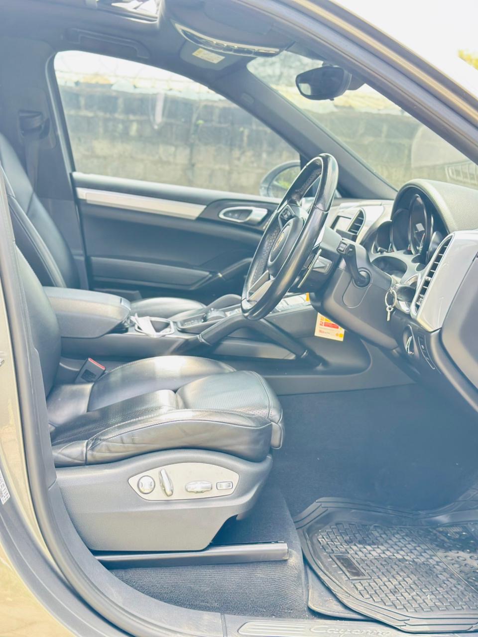 2016 Porsche Cayenne - Thumbnail 6