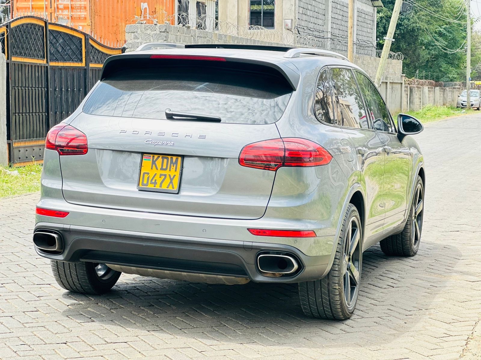 2016 Porsche Cayenne - Thumbnail 8