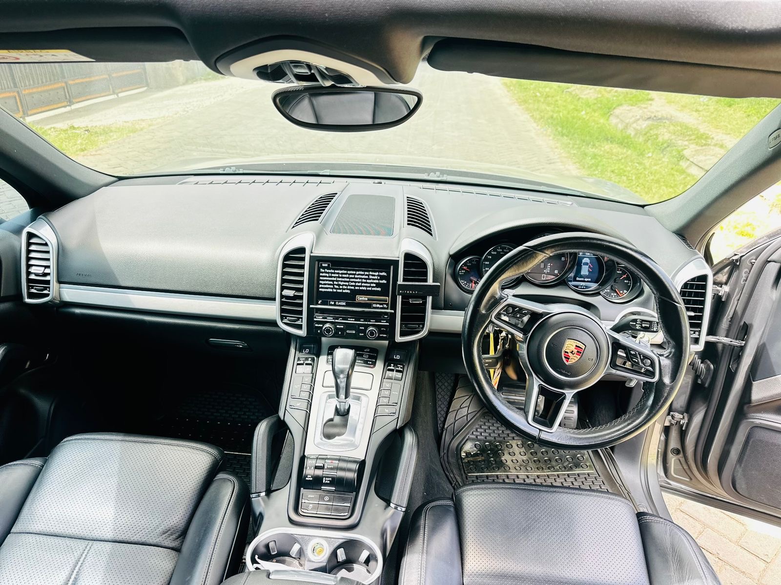 2016 Porsche Cayenne - Thumbnail 7